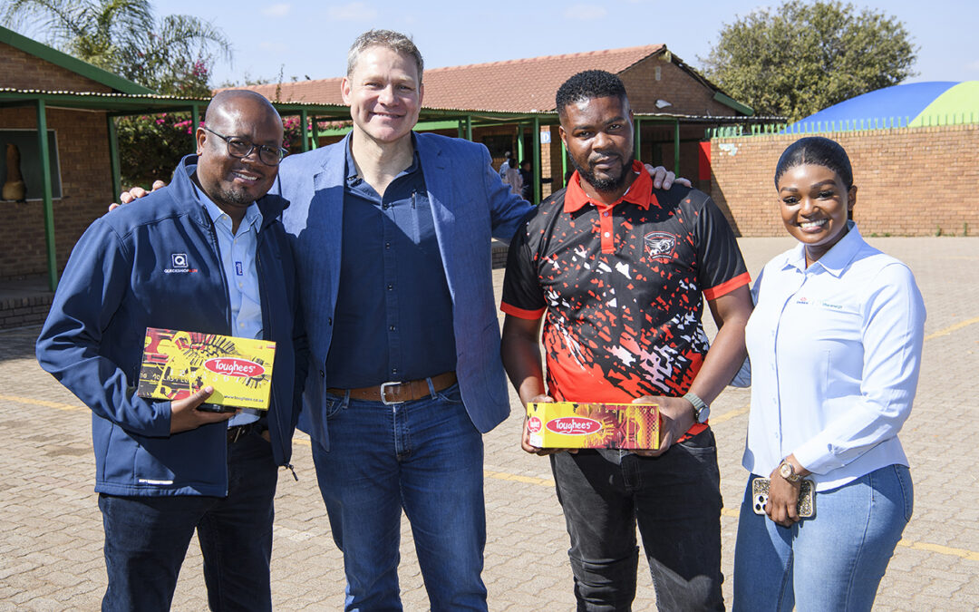 Engen Thorntree ZZ Convenience Centre supports Siqobile Primary School with 100 pairs of school shoes